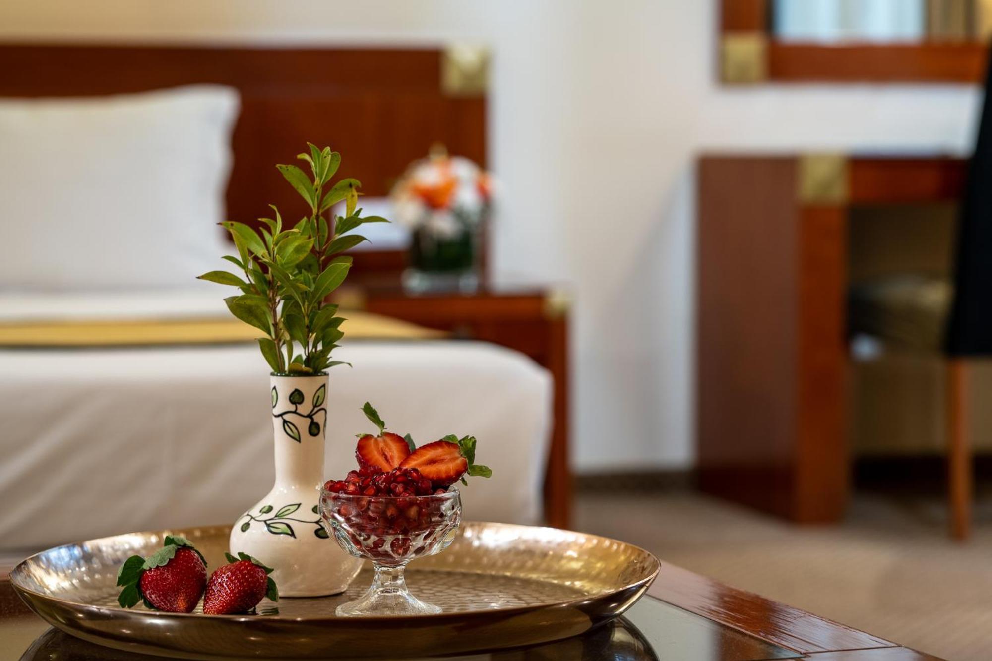 Olive Tree Hotel Йерусалим Стая снимка