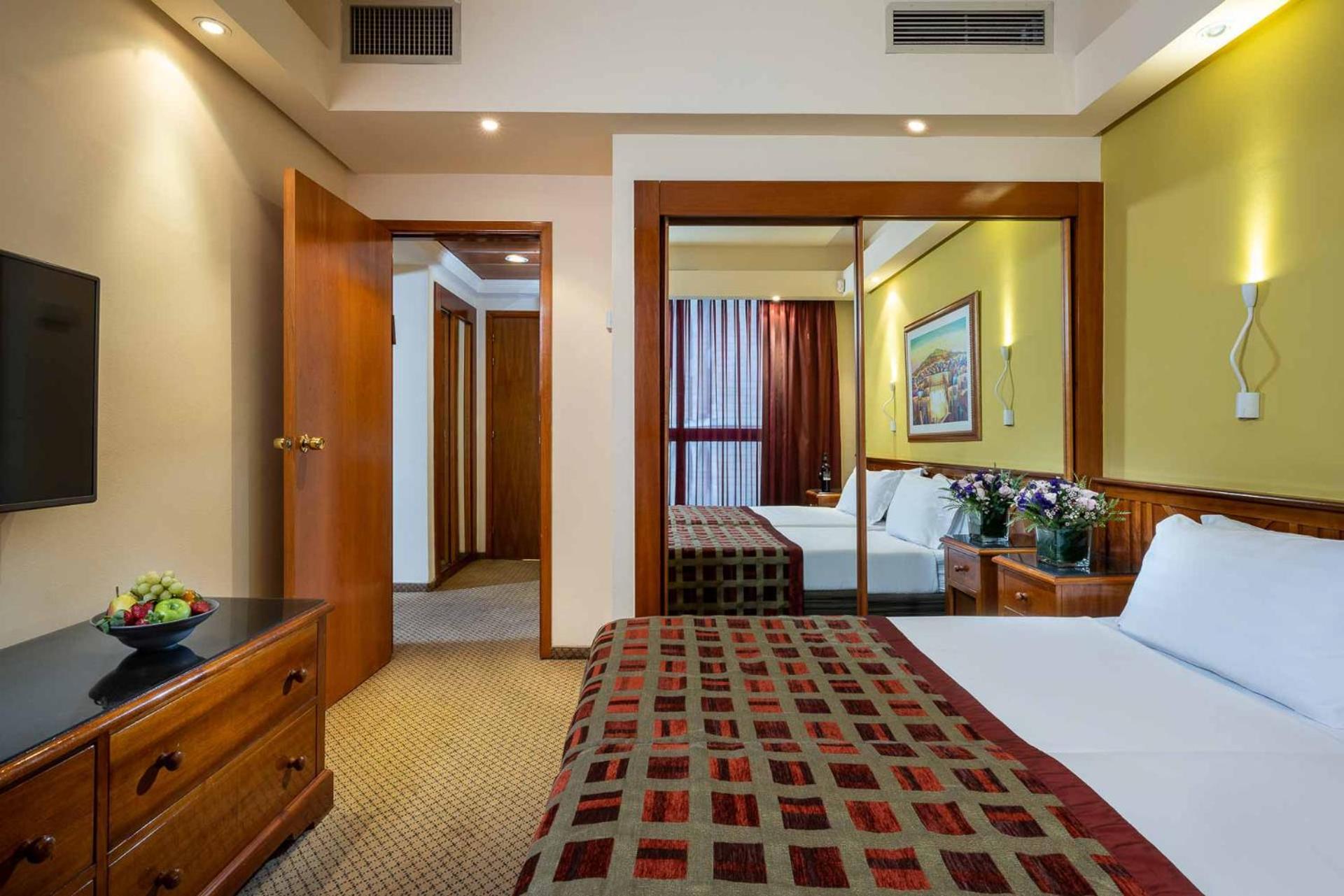 Olive Tree Hotel Йерусалим Стая снимка
